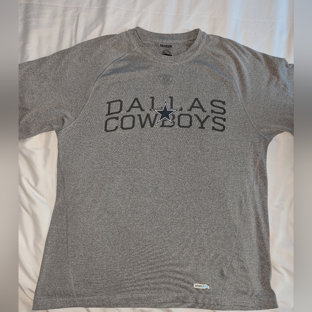 Reebok Speedwick Men's Large Dallas Cowboys Gray Short Sleeve Graphic T-Shirt
